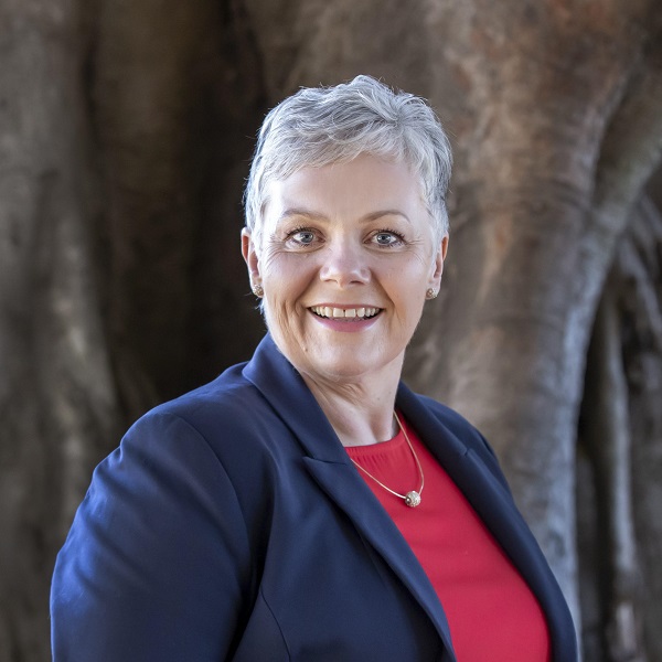 Clare_Sanderson600.jpg